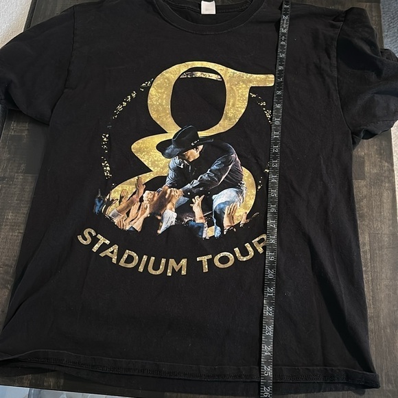 Garth Brooks Stadium Tour Graphic Concert Tee - Picture 5 of 5